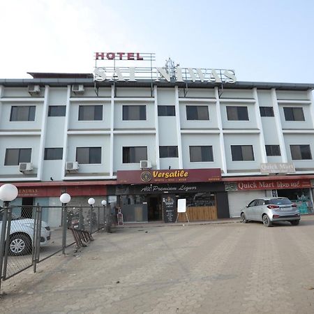 Hotel Sai Niwas Lonavala Kültér fotó