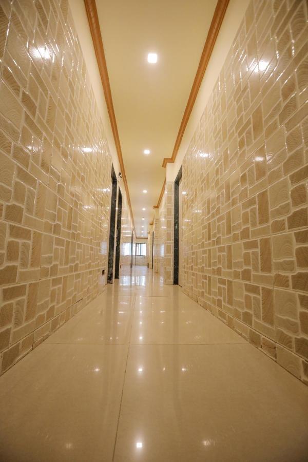 Hotel Sai Niwas Lonavala Kültér fotó
