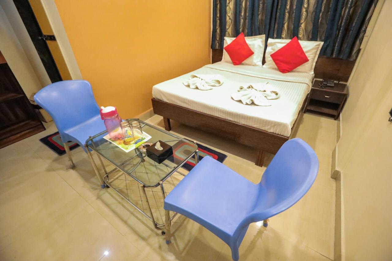 Hotel Sai Niwas Lonavala Kültér fotó